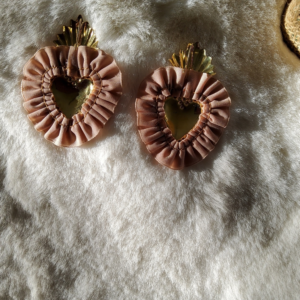 LoveShackFancy Heart Earings - Picture 12 of 13